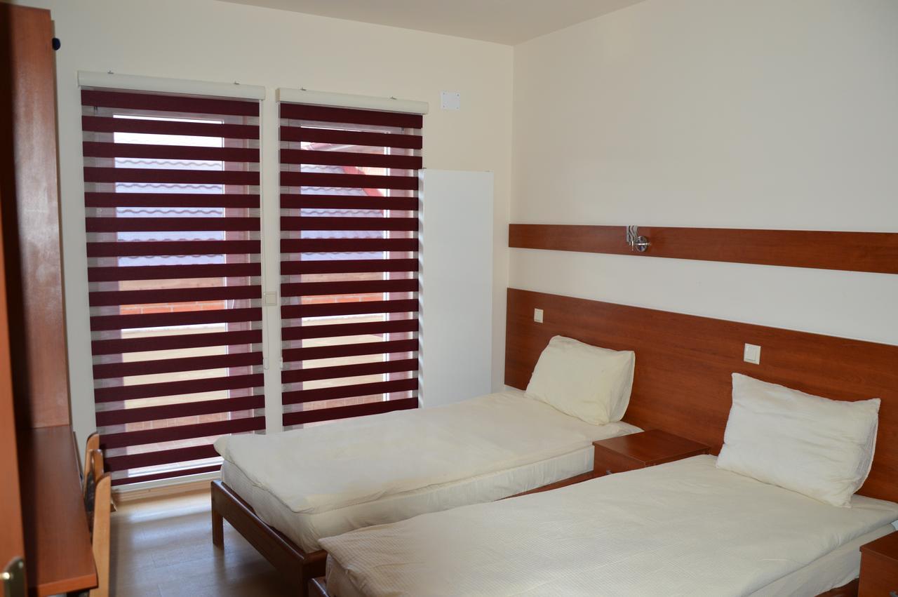 Arabella Hotel Kičevo エクステリア 写真